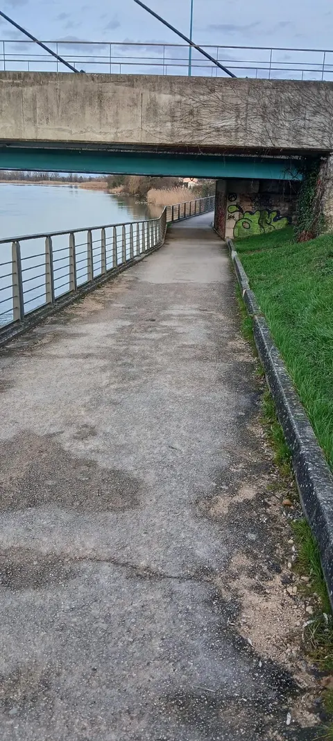 Photo 1 du compteur Chemin de contre-halage pont de la Sucrerie