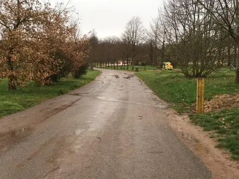 Photo 1 du compteur Parc Lacroix-Laval - allée de la Belle Étoile