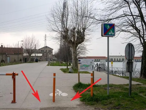 Photo 1 du compteur Chemin de contre-halage rue Victor Jara