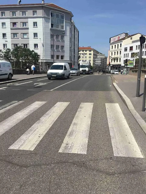 Photo 5 du compteur Avenue des Frères Lumière