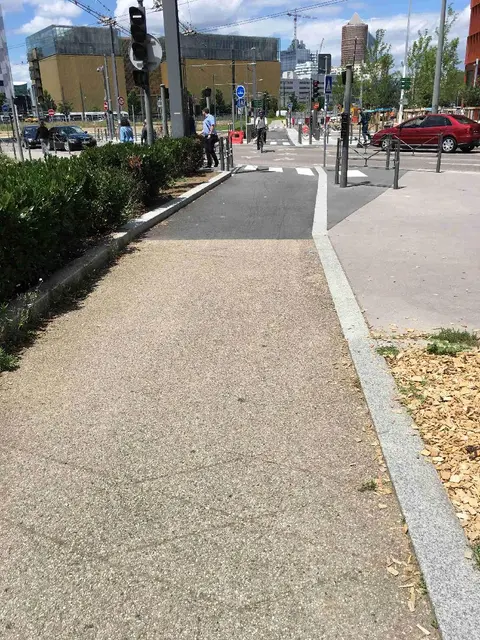 Photo 2 du compteur Rue Jean-Pierre Lévy